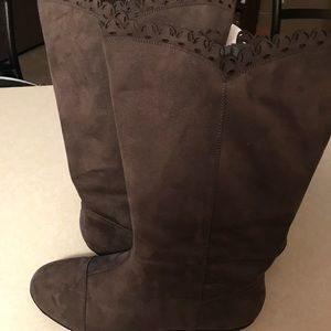 woman within shoes wide